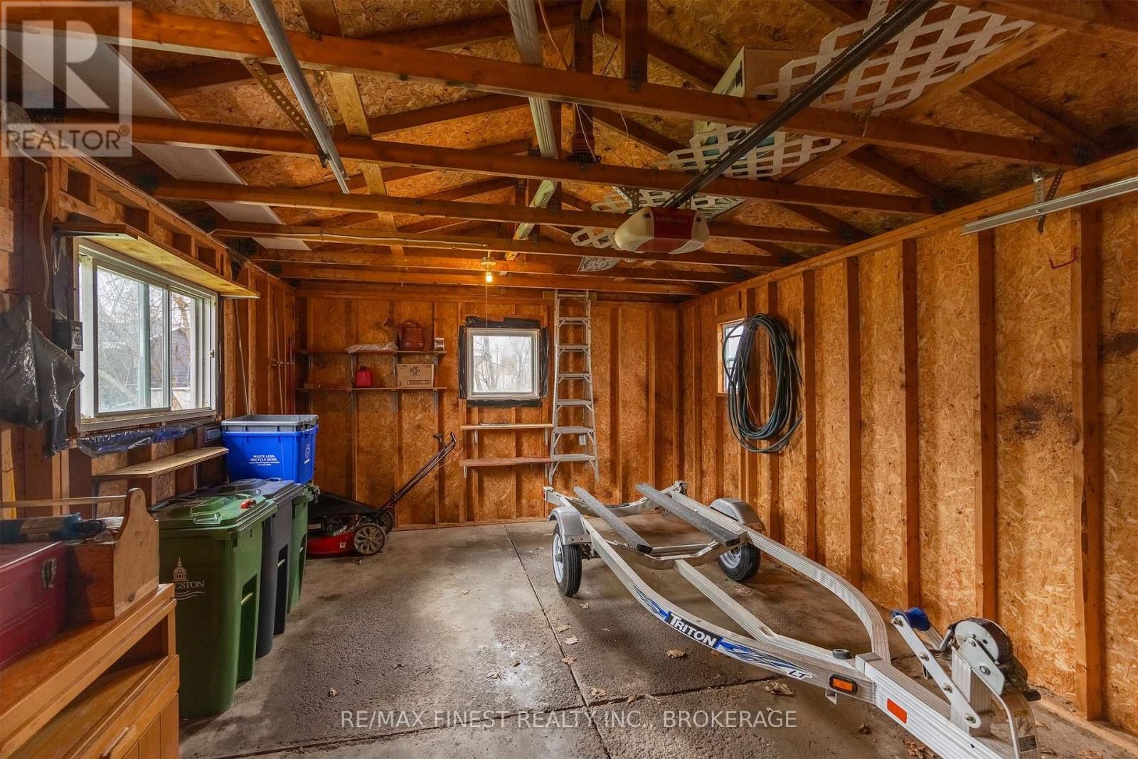 1284 WAVERLEY CRESCENT Image 42