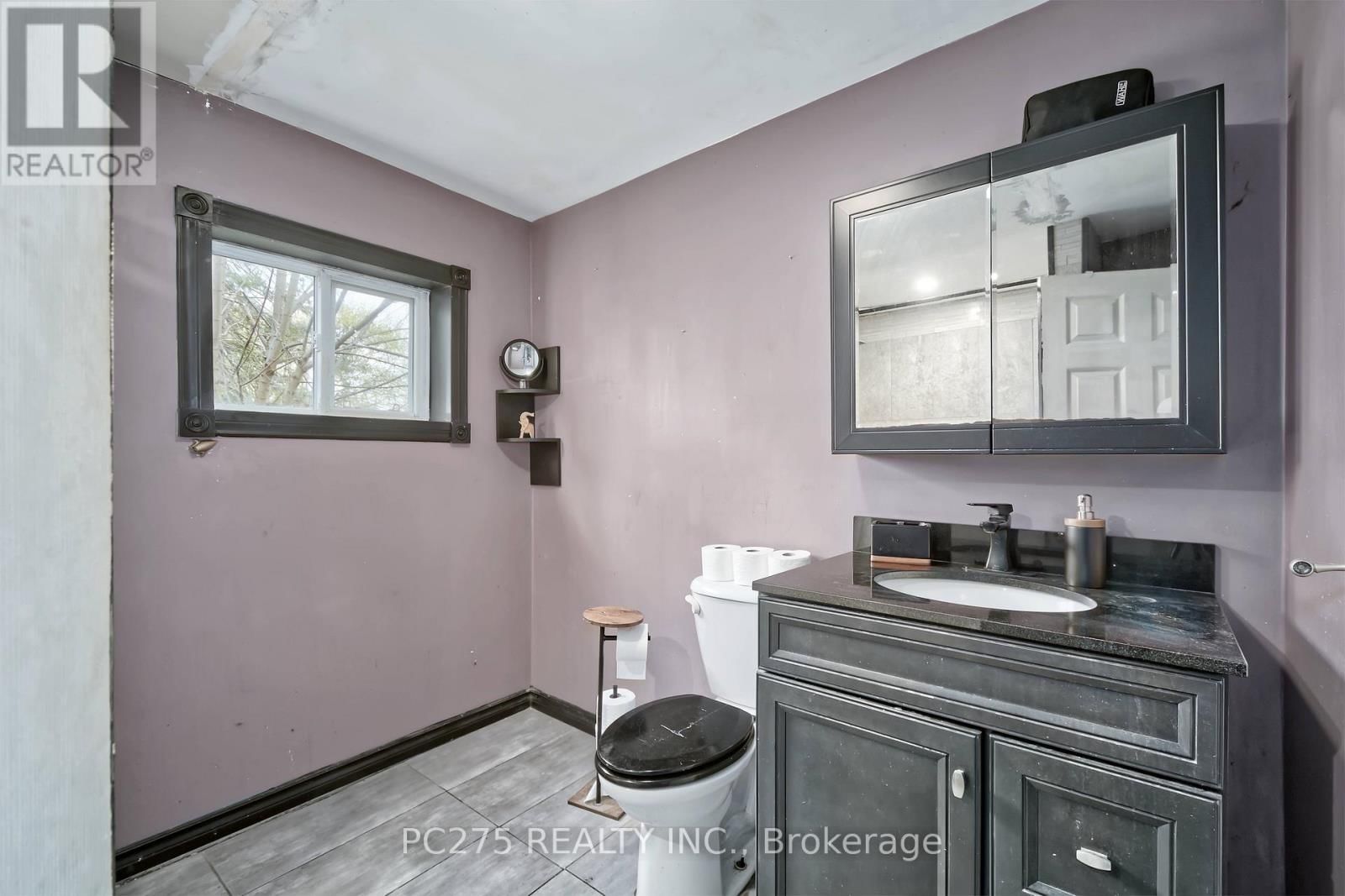 179 QUEEN STREET EAST Image 12