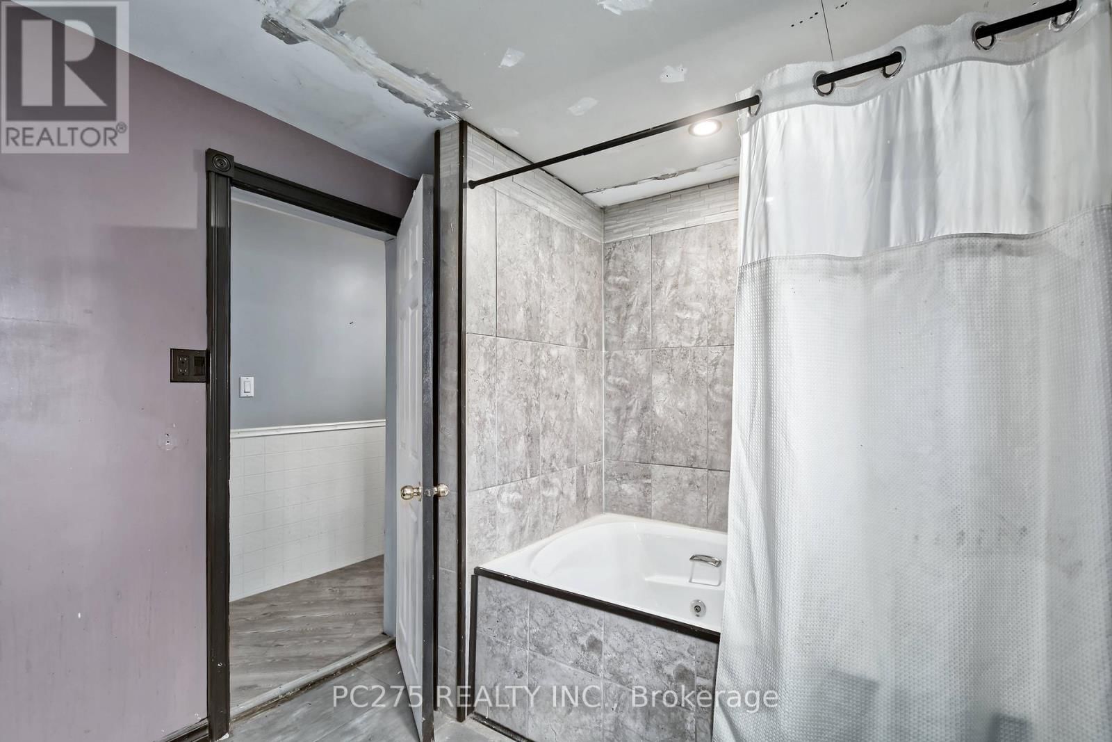 179 QUEEN STREET EAST Image 13