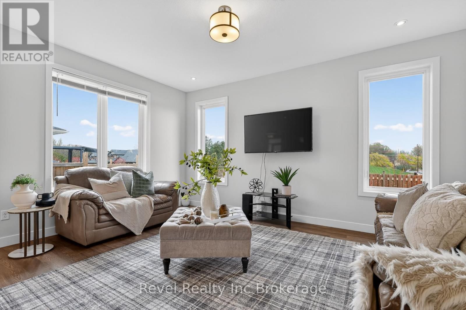 32 SUTHERLAND CRESCENT Image 18