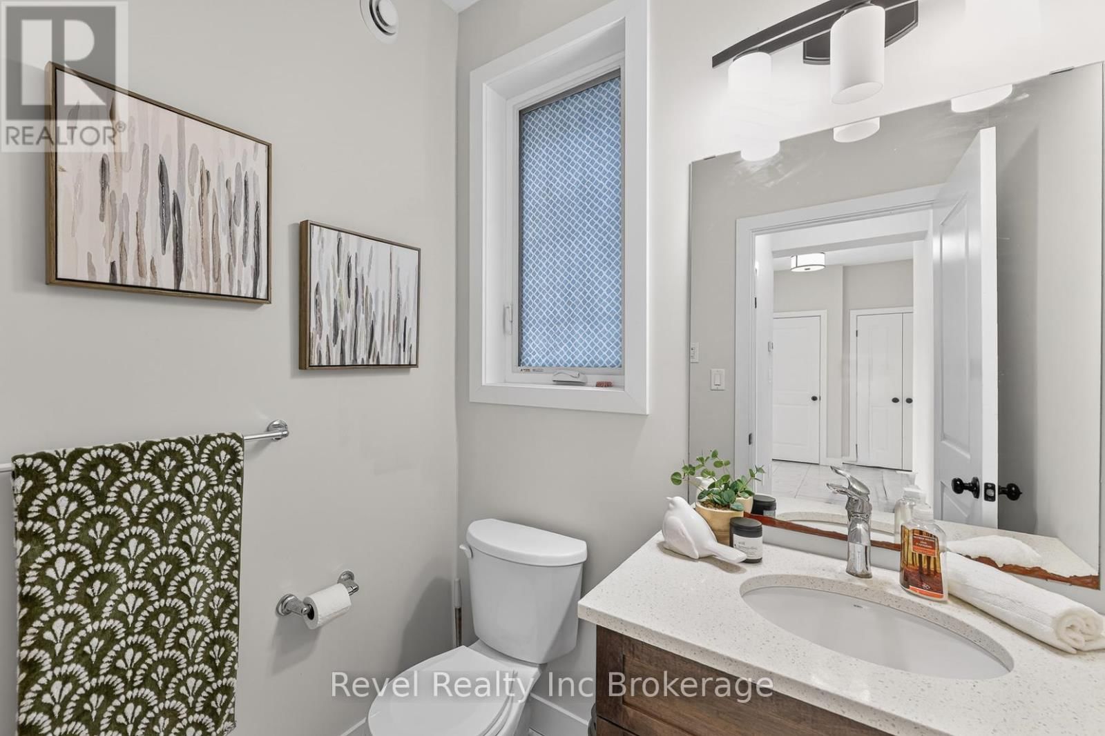 32 SUTHERLAND CRESCENT Image 23