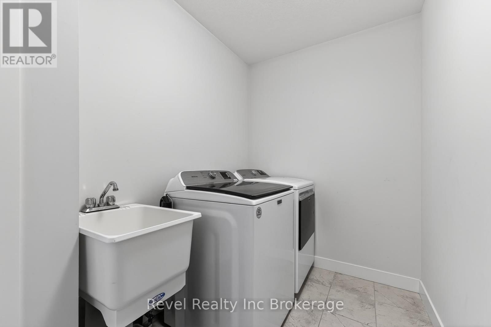 32 SUTHERLAND CRESCENT Image 27