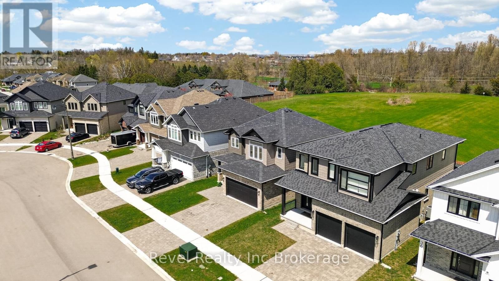 32 SUTHERLAND CRESCENT Image 3