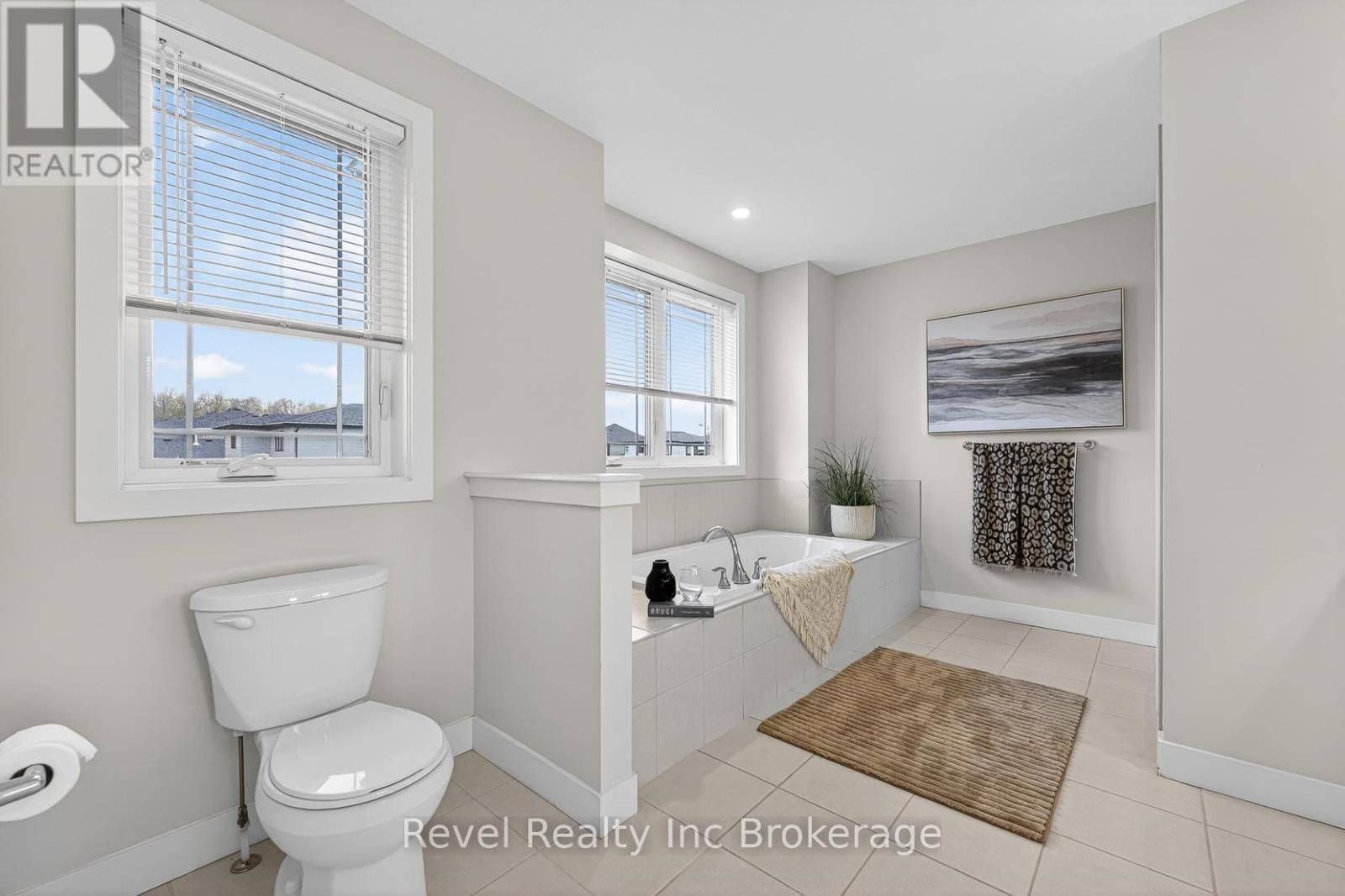 32 SUTHERLAND CRESCENT Image 33