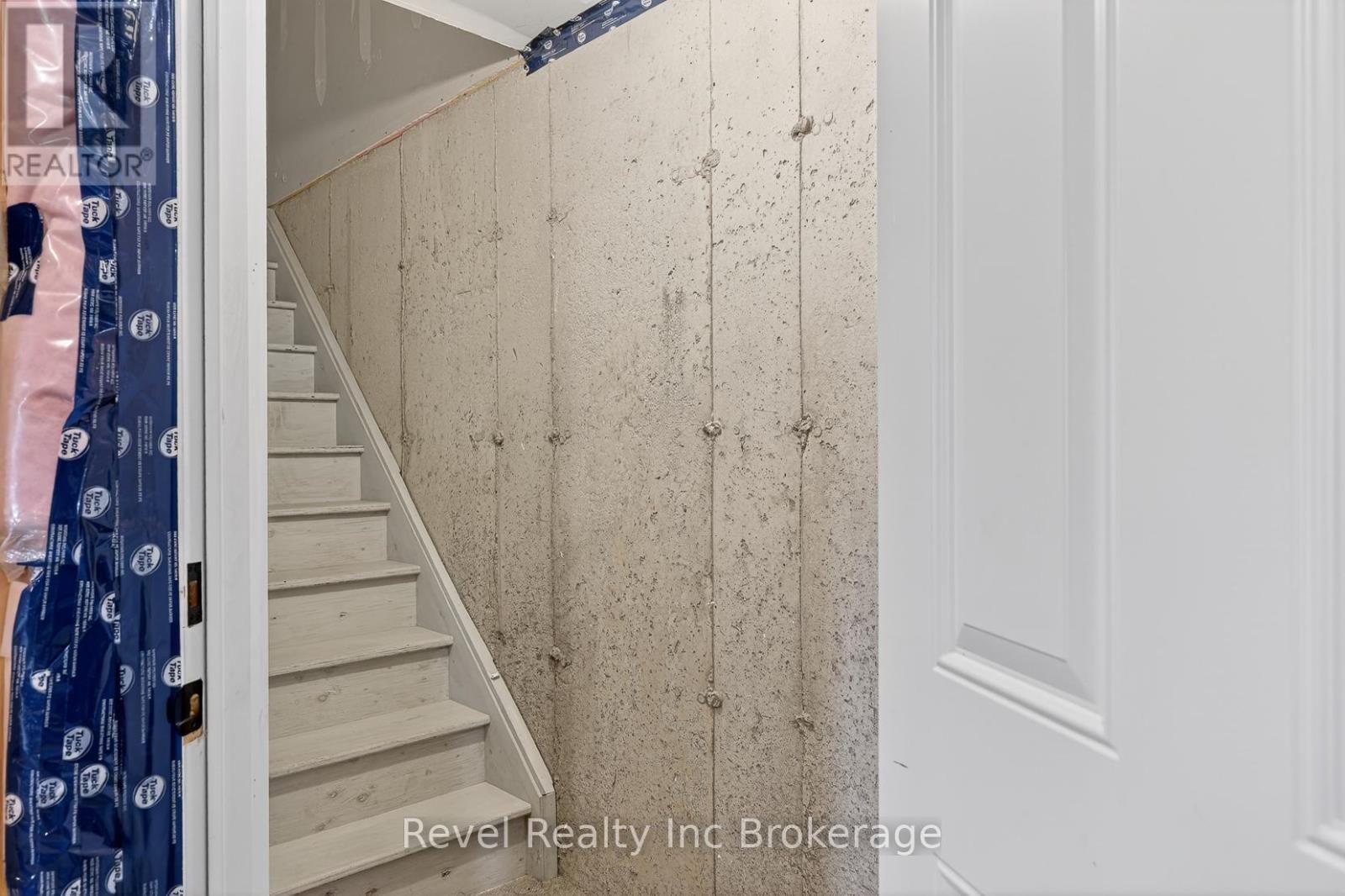 32 SUTHERLAND CRESCENT Image 41