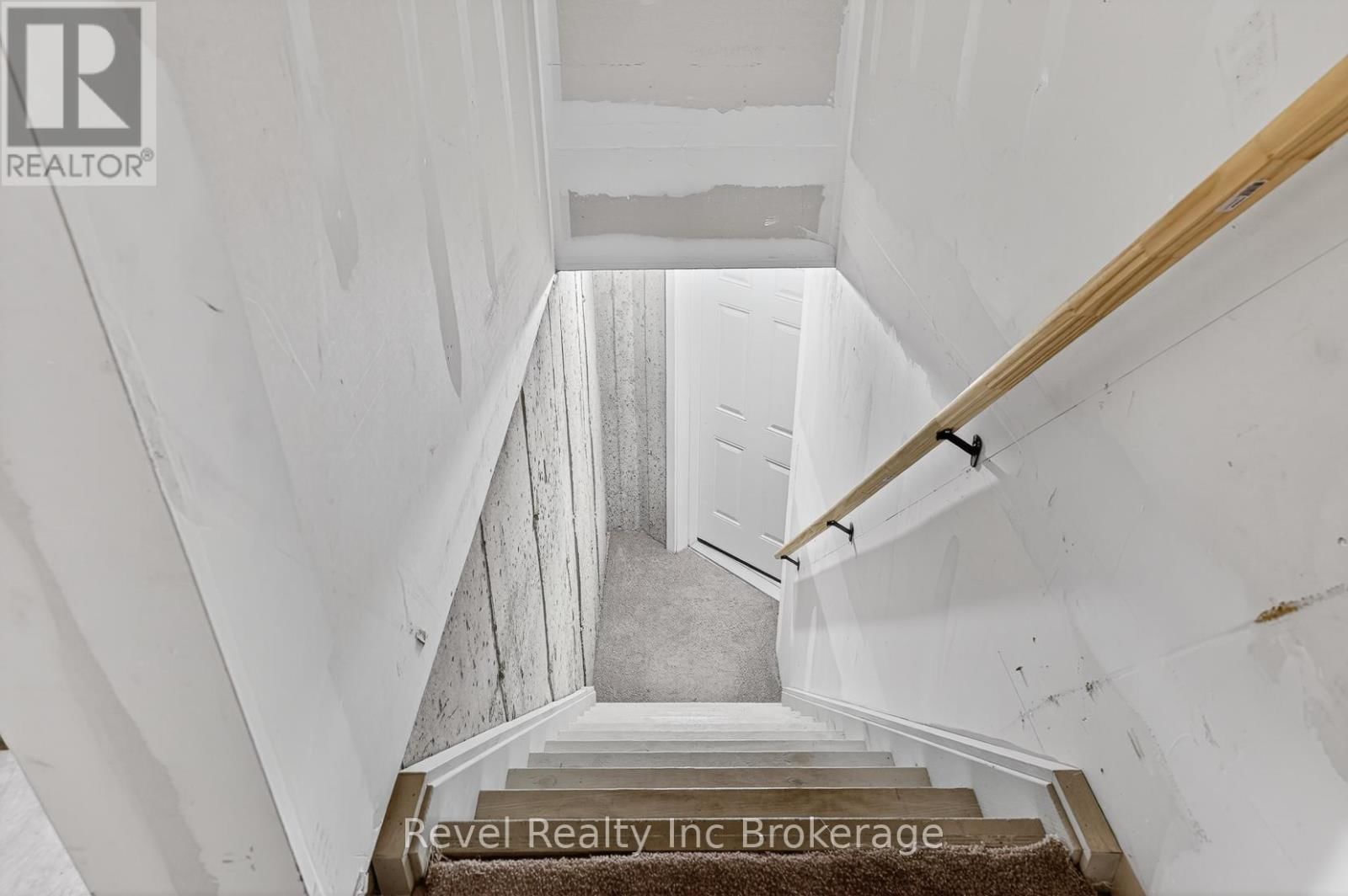 32 SUTHERLAND CRESCENT Image 42