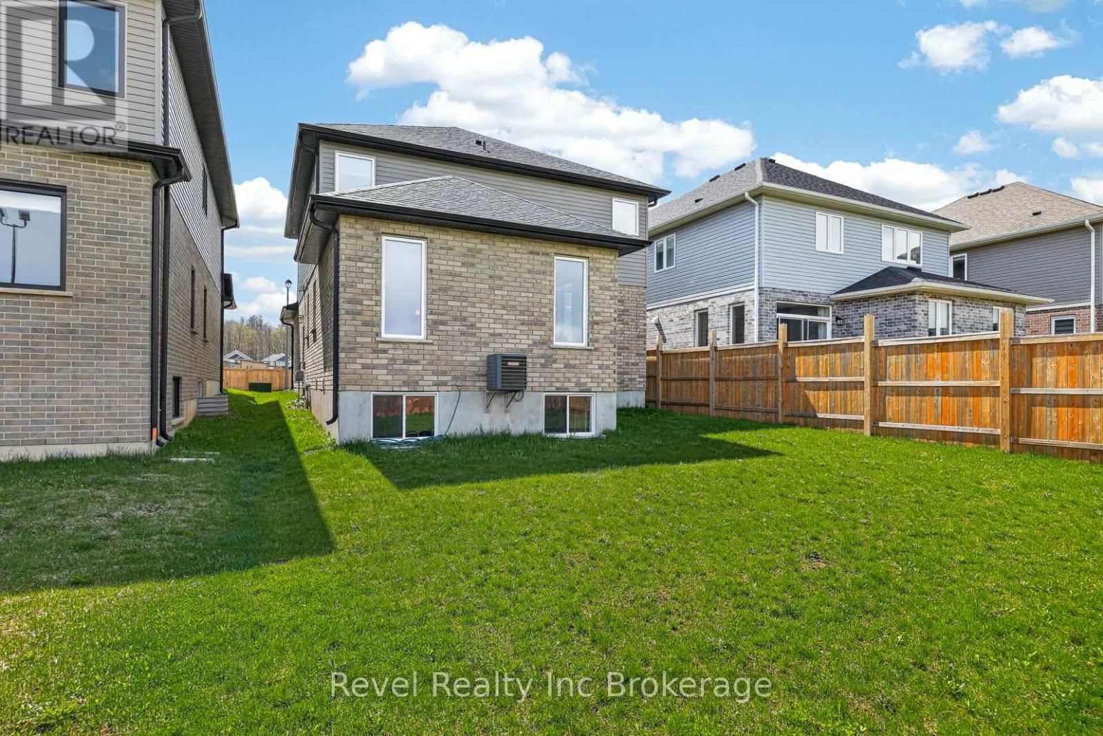 32 SUTHERLAND CRESCENT Image 43