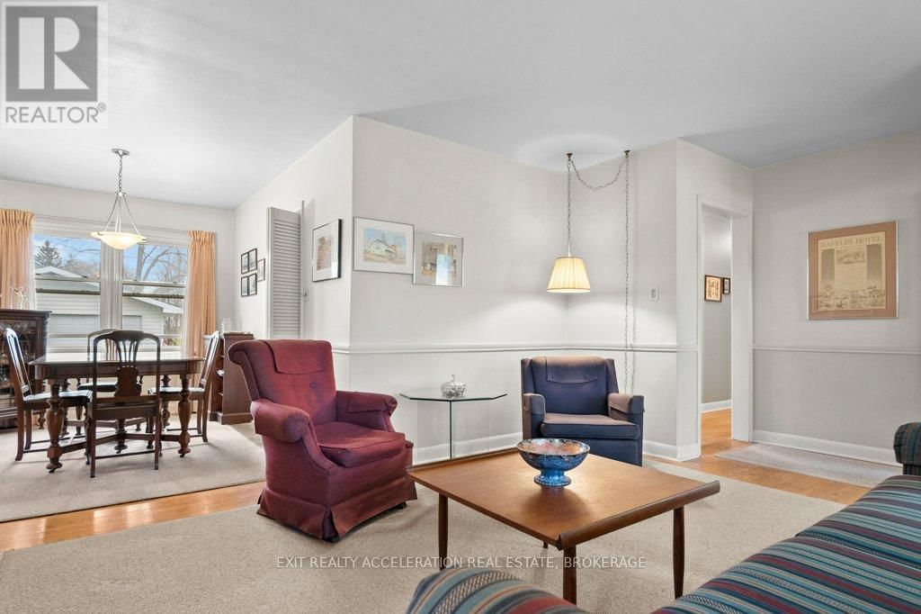 272 BRIDGE STREET WEST Image 10