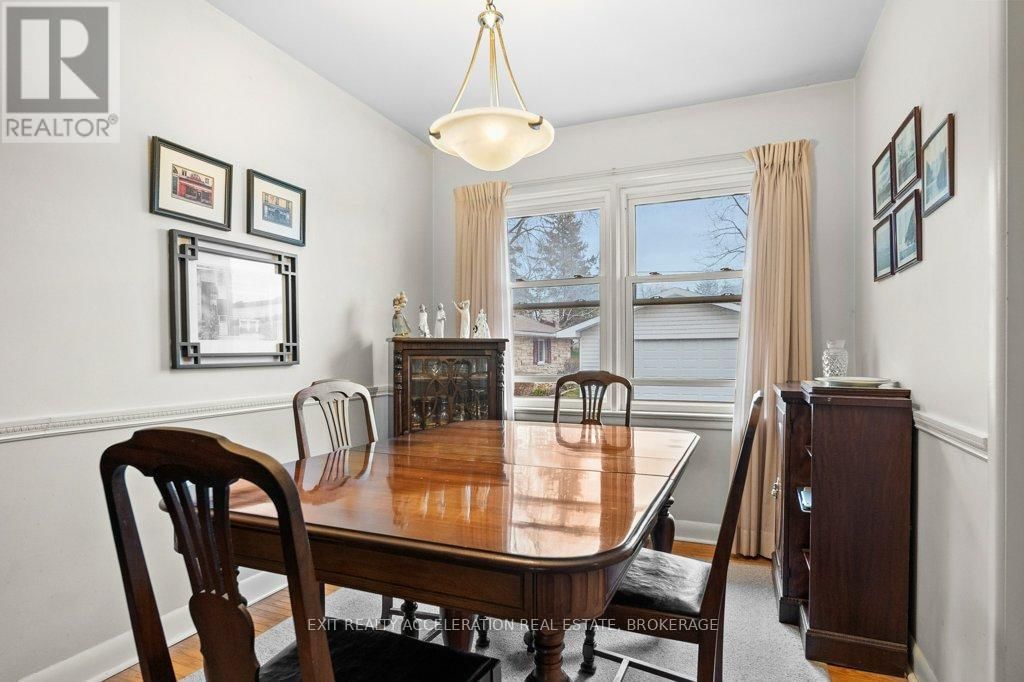 272 BRIDGE STREET WEST Image 13