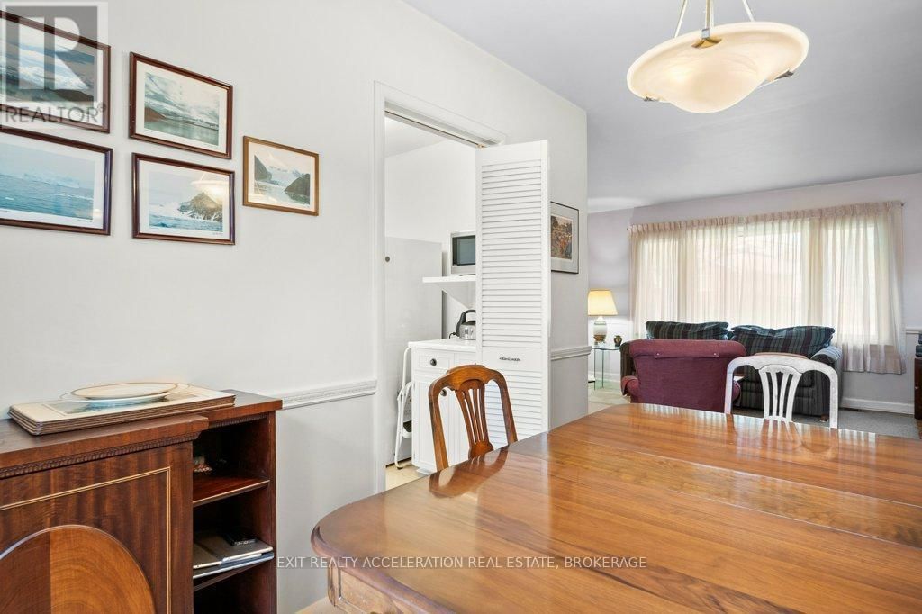 272 BRIDGE STREET WEST Image 14