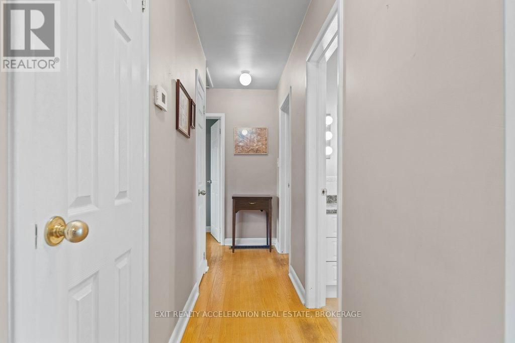 272 BRIDGE STREET WEST Image 19