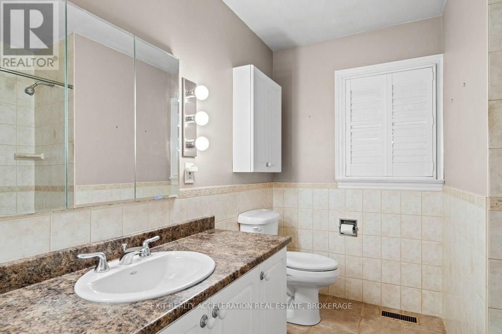 272 BRIDGE STREET WEST Image 22