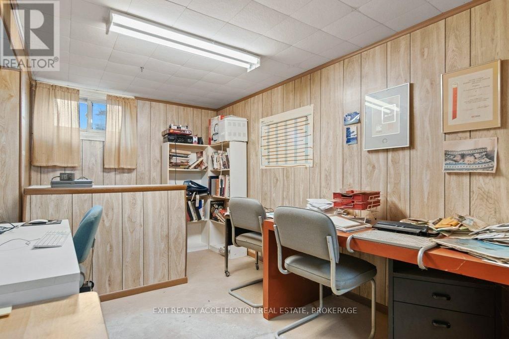 272 BRIDGE STREET WEST Image 29