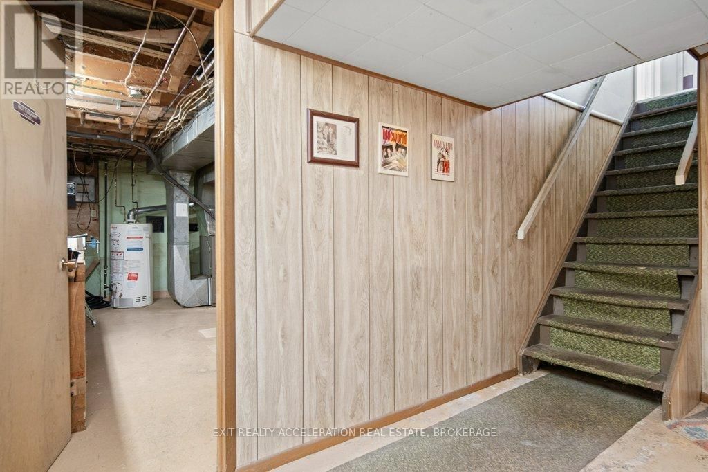 272 BRIDGE STREET WEST Image 30