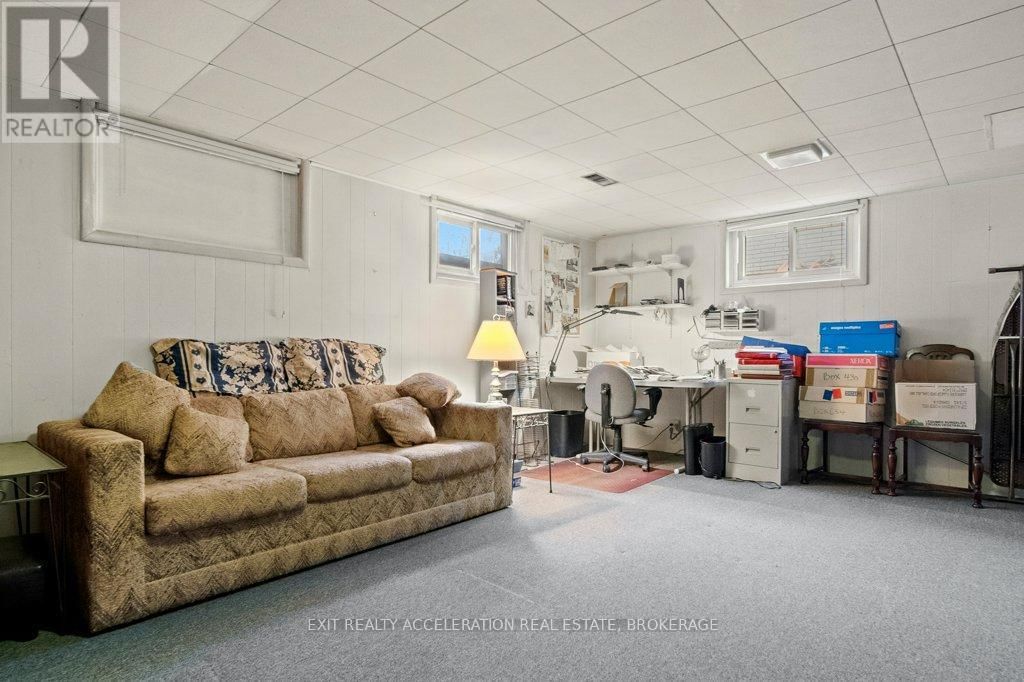 272 BRIDGE STREET WEST Image 31