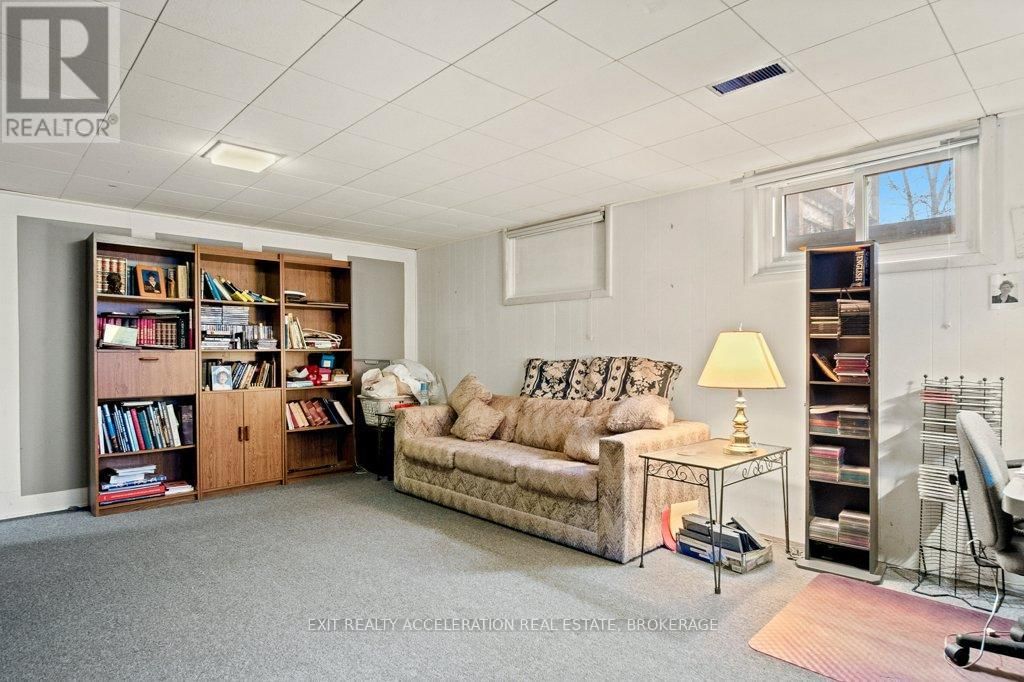 272 BRIDGE STREET WEST Image 33