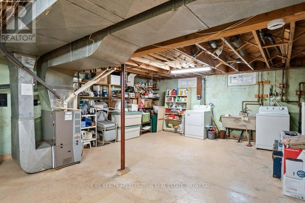 272 BRIDGE STREET WEST Image 34