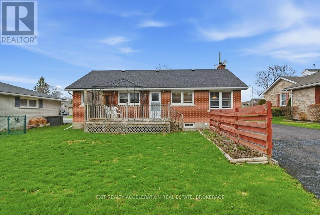 272 BRIDGE STREET WEST Image 37