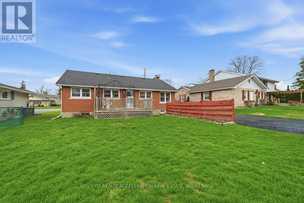 272 BRIDGE STREET WEST Image 38