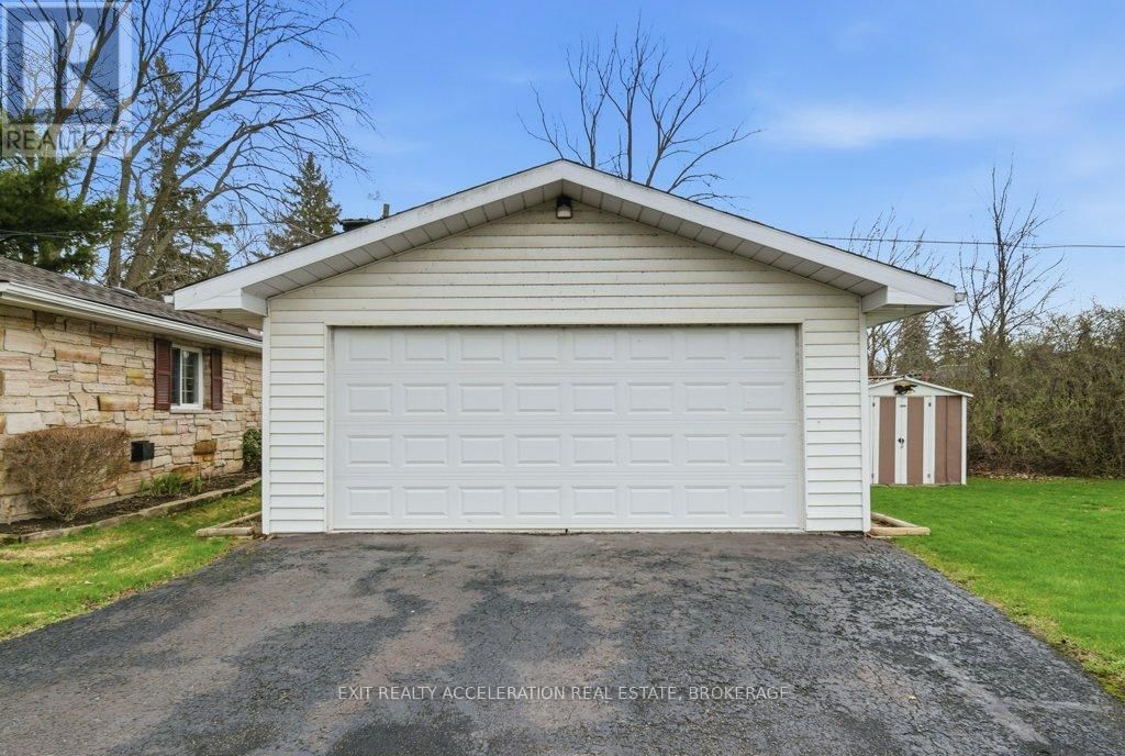 272 BRIDGE STREET WEST Image 44