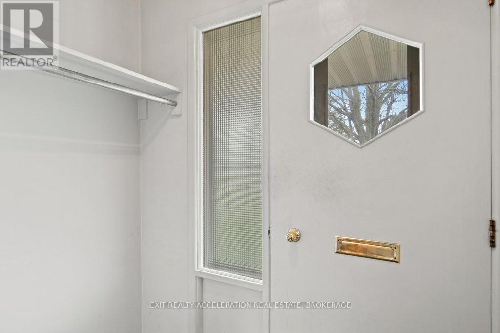 272 BRIDGE STREET WEST Image 7