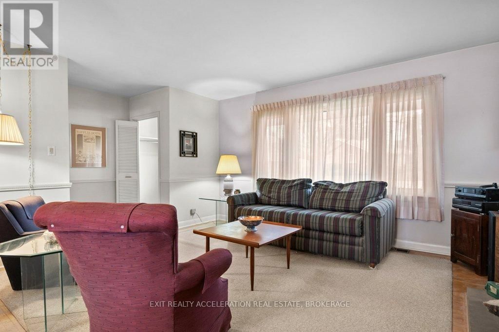 272 BRIDGE STREET WEST Image 9