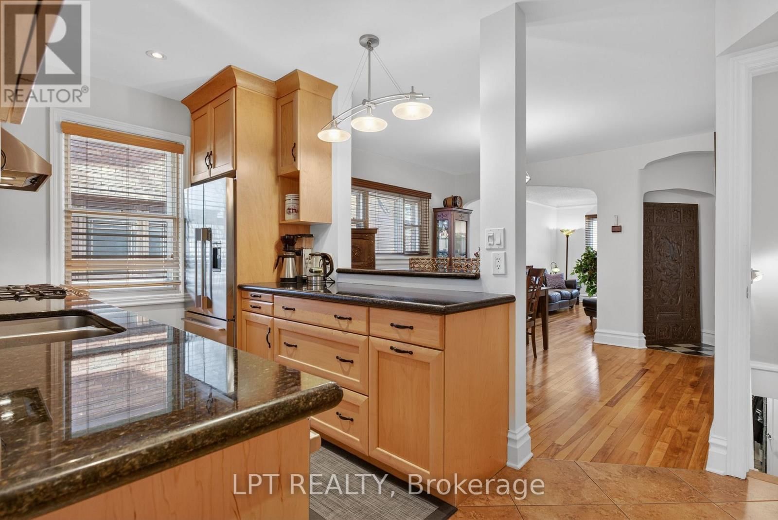 168 HURON AVENUE NORTH Image 15