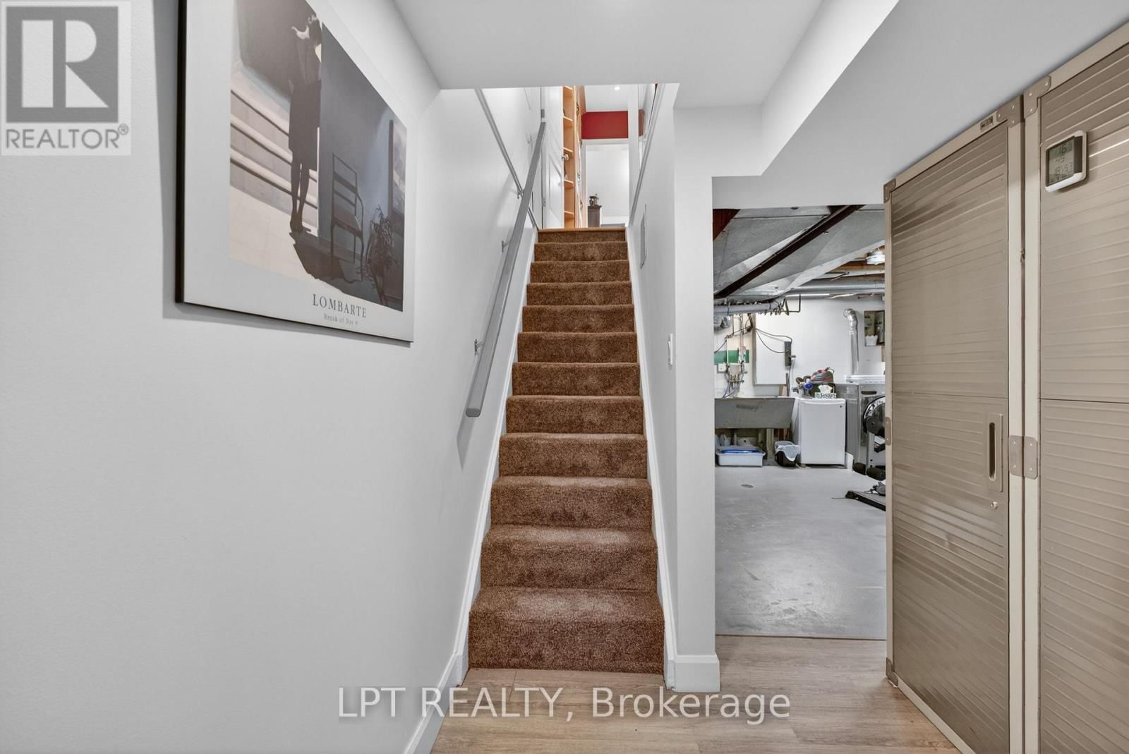 168 HURON AVENUE NORTH Image 16