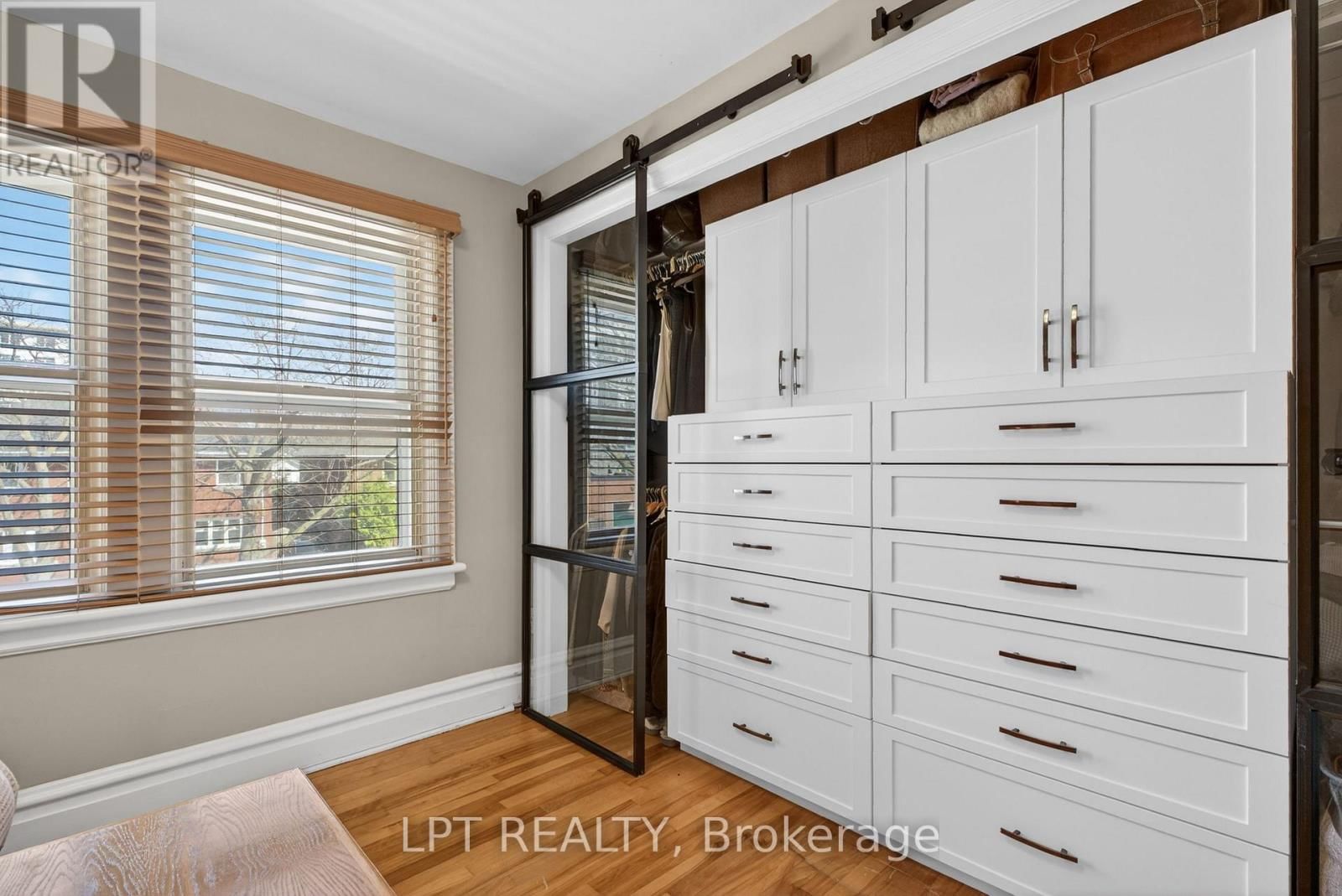 168 HURON AVENUE NORTH Image 22