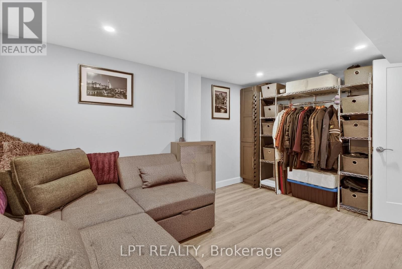 168 HURON AVENUE NORTH Image 31