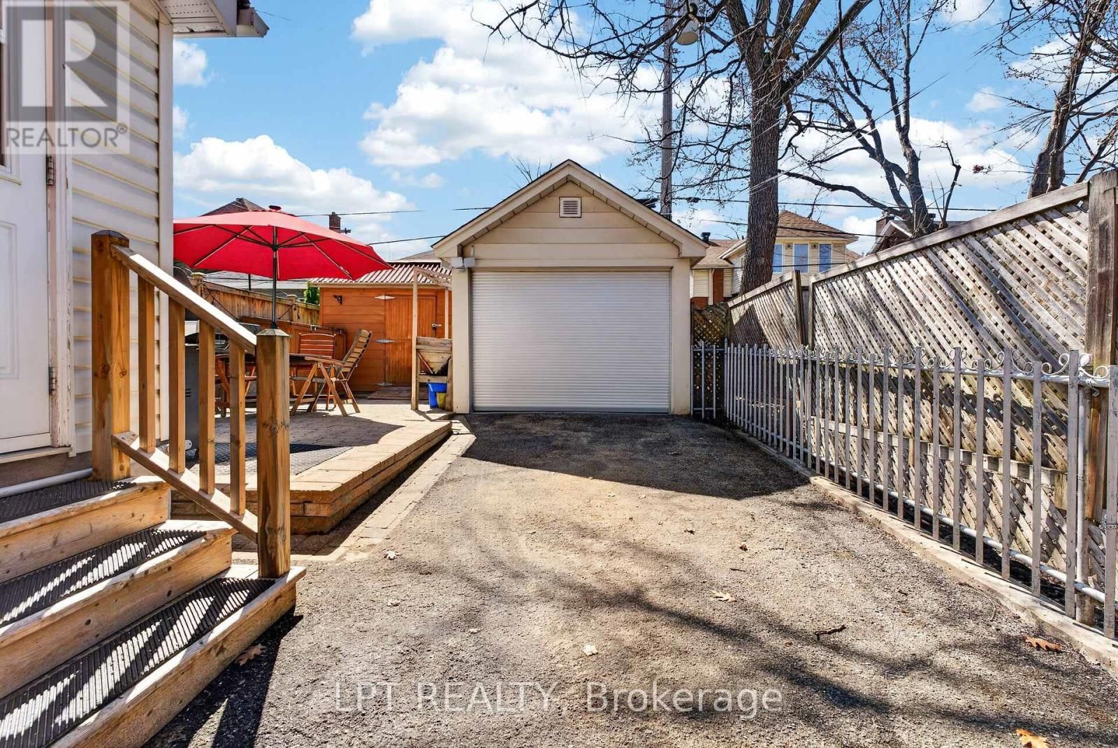 168 HURON AVENUE NORTH Image 43