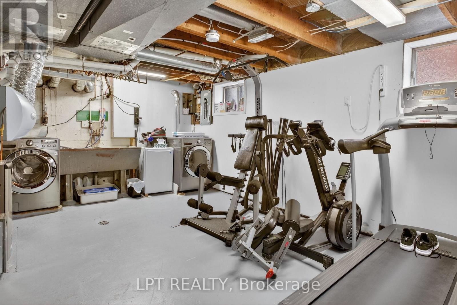 168 HURON AVENUE NORTH Image 44