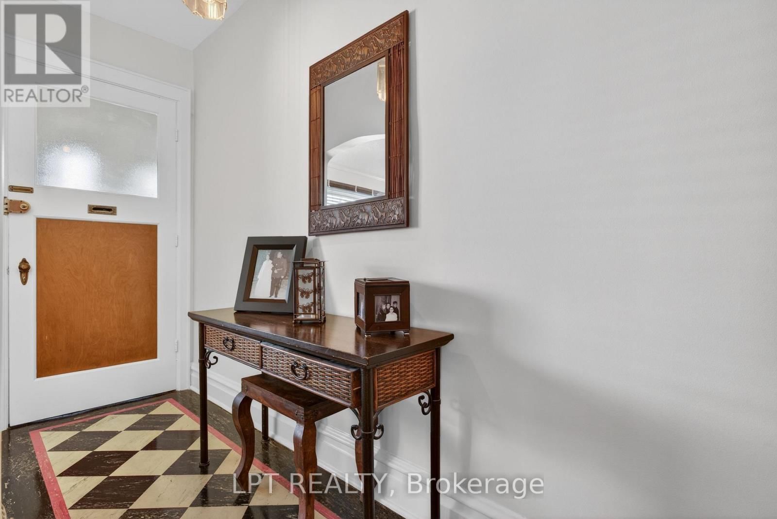 168 HURON AVENUE NORTH Image 6