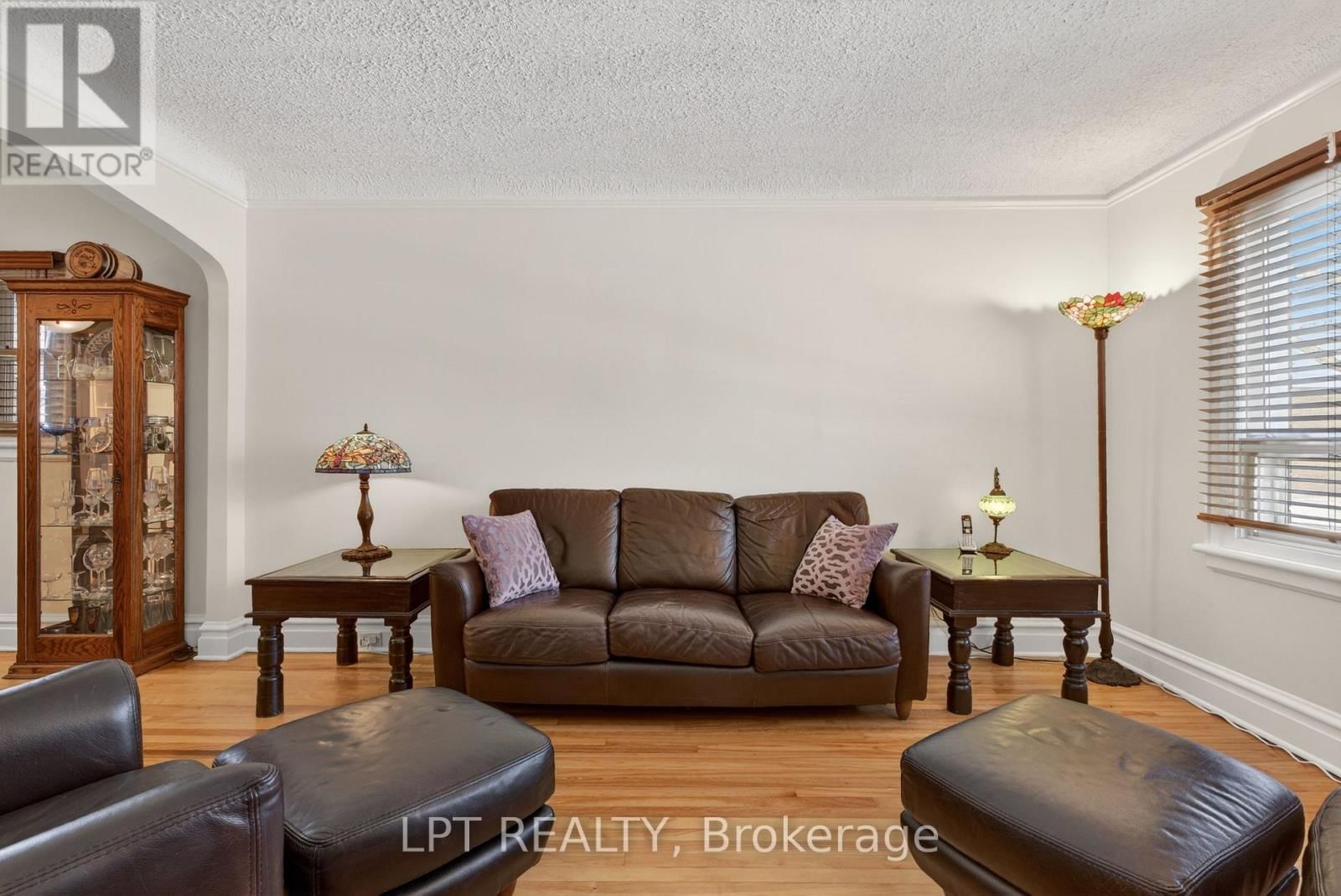 168 HURON AVENUE NORTH Image 7