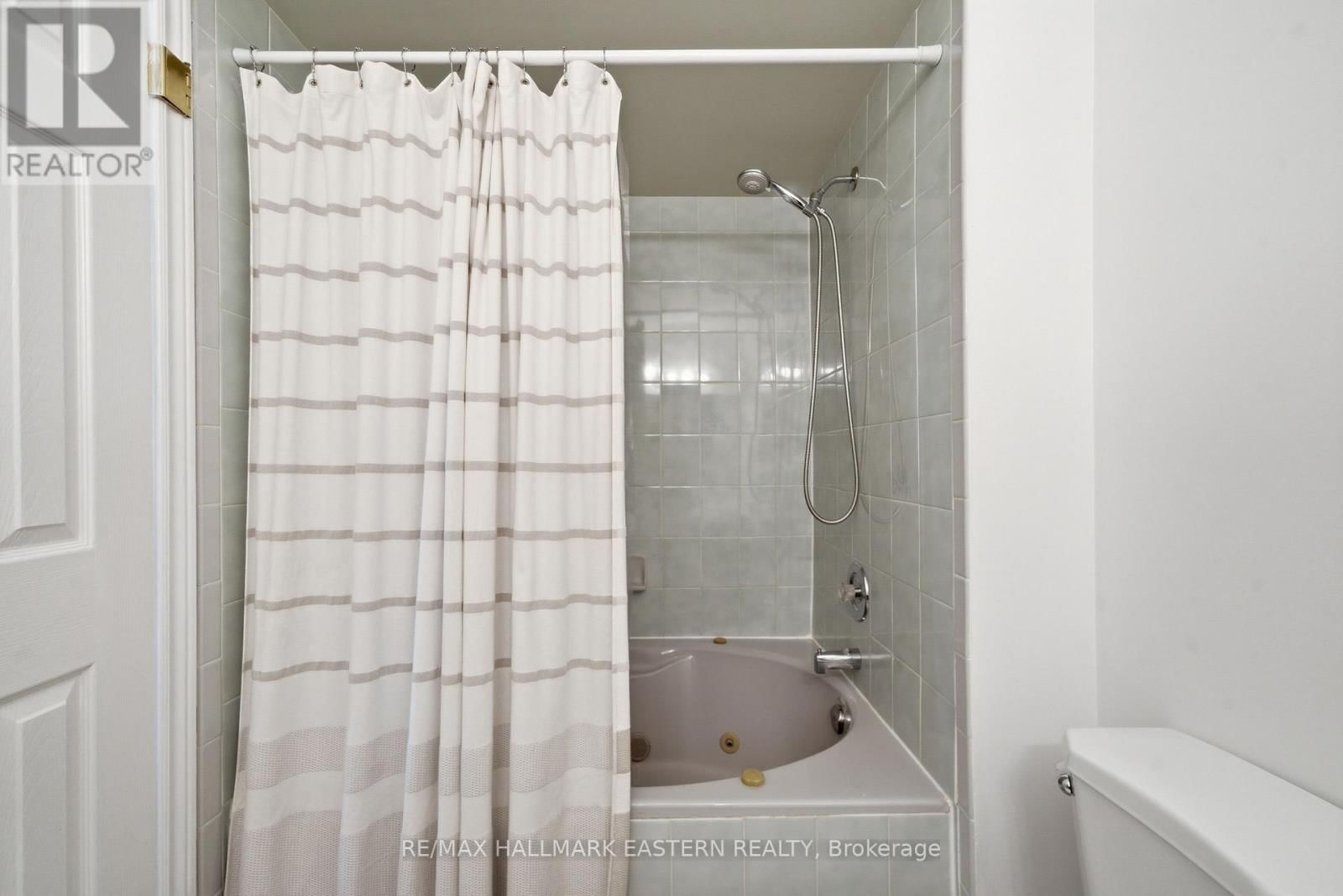 537 WILFRED DRIVE Image 25