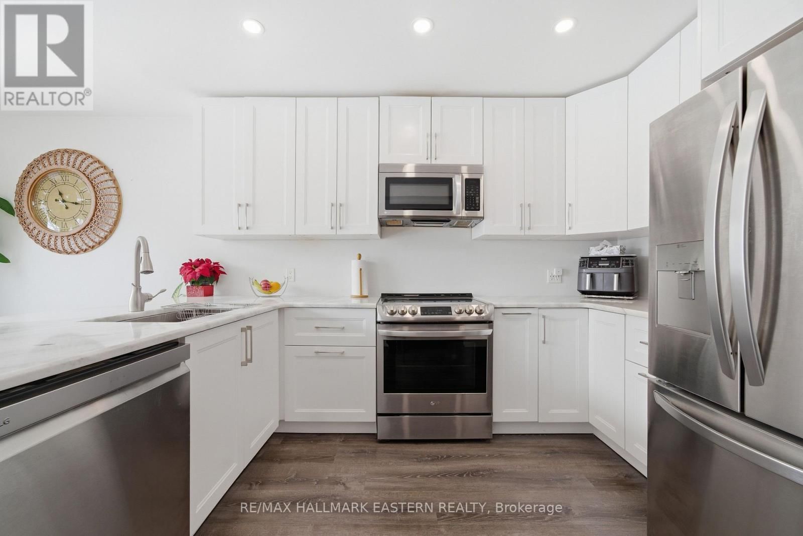 537 WILFRED DRIVE Image 7