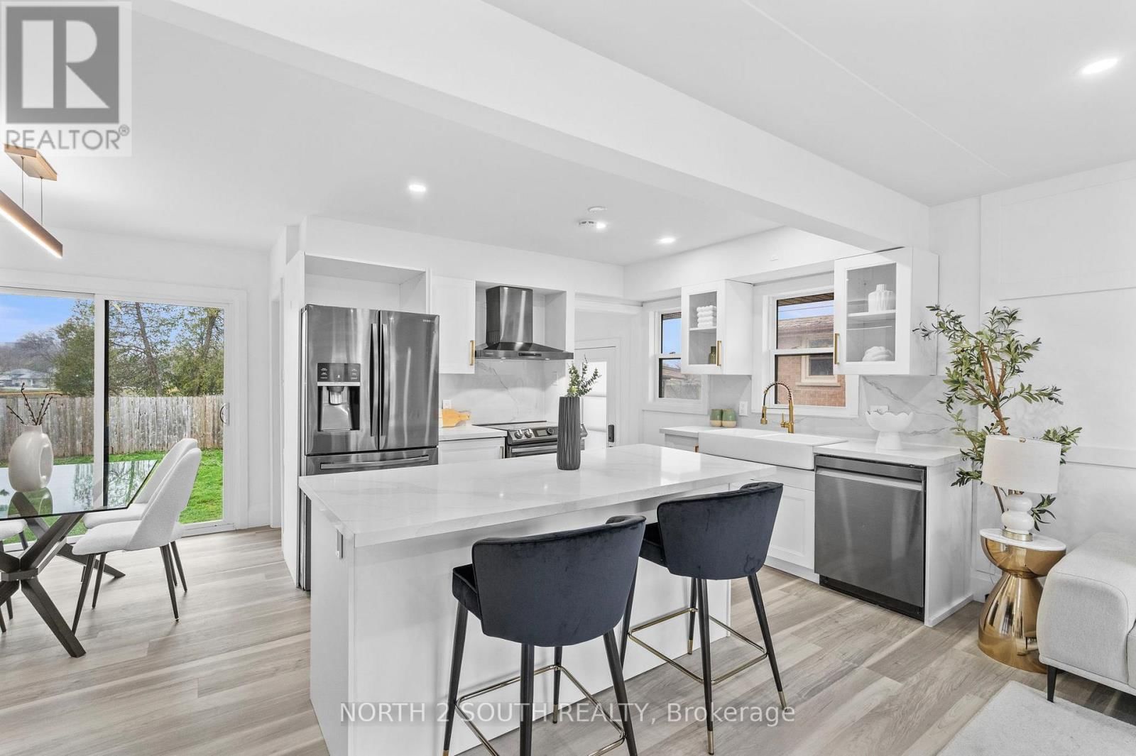 81 CLARK AVENUE Image 10