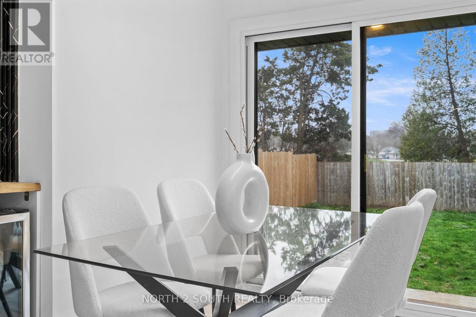 81 CLARK AVENUE Image 17