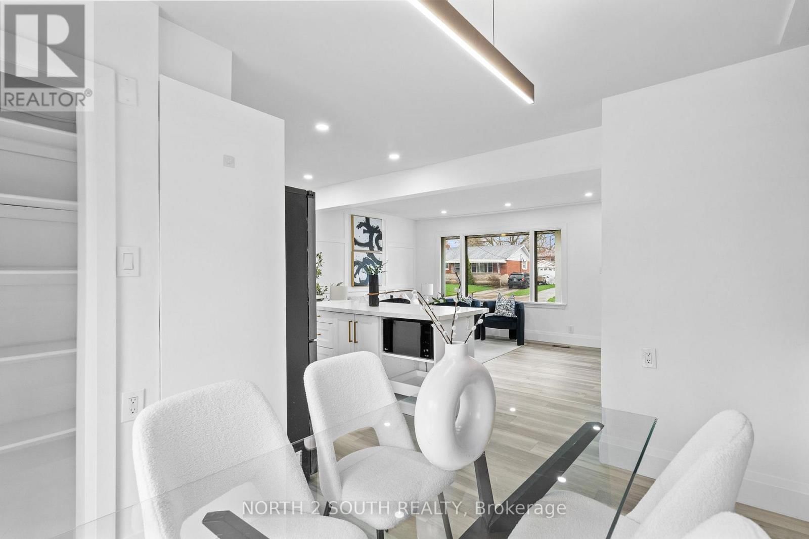 81 CLARK AVENUE Image 20