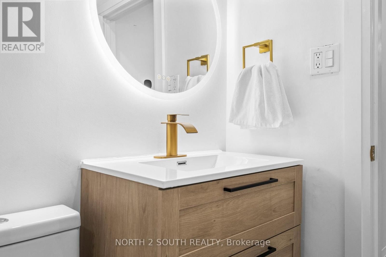 81 CLARK AVENUE Image 26