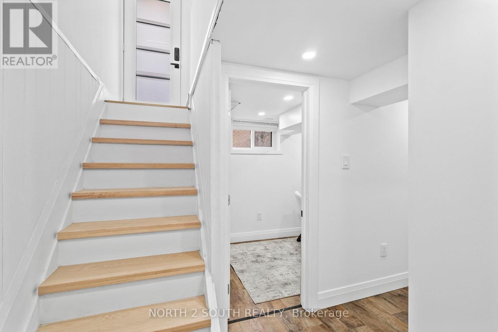 81 CLARK AVENUE Image 30