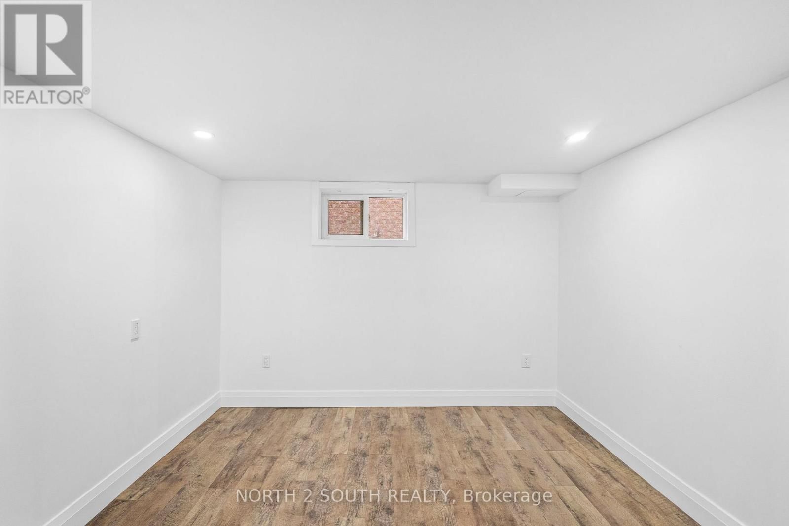 81 CLARK AVENUE Image 36