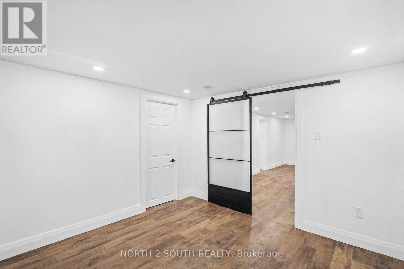 81 CLARK AVENUE Image 37