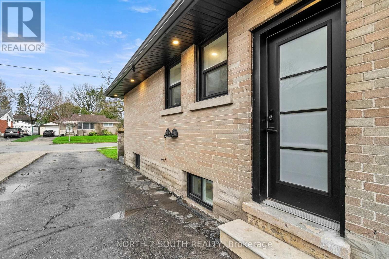 81 CLARK AVENUE Image 4