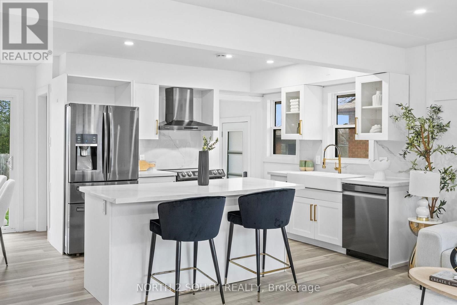 81 CLARK AVENUE Image 7