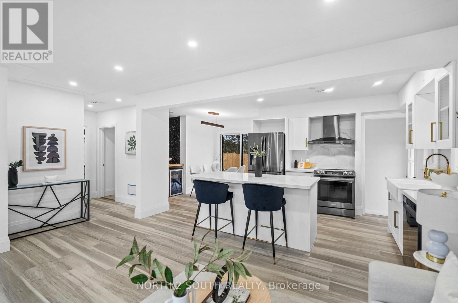 81 CLARK AVENUE Image 8