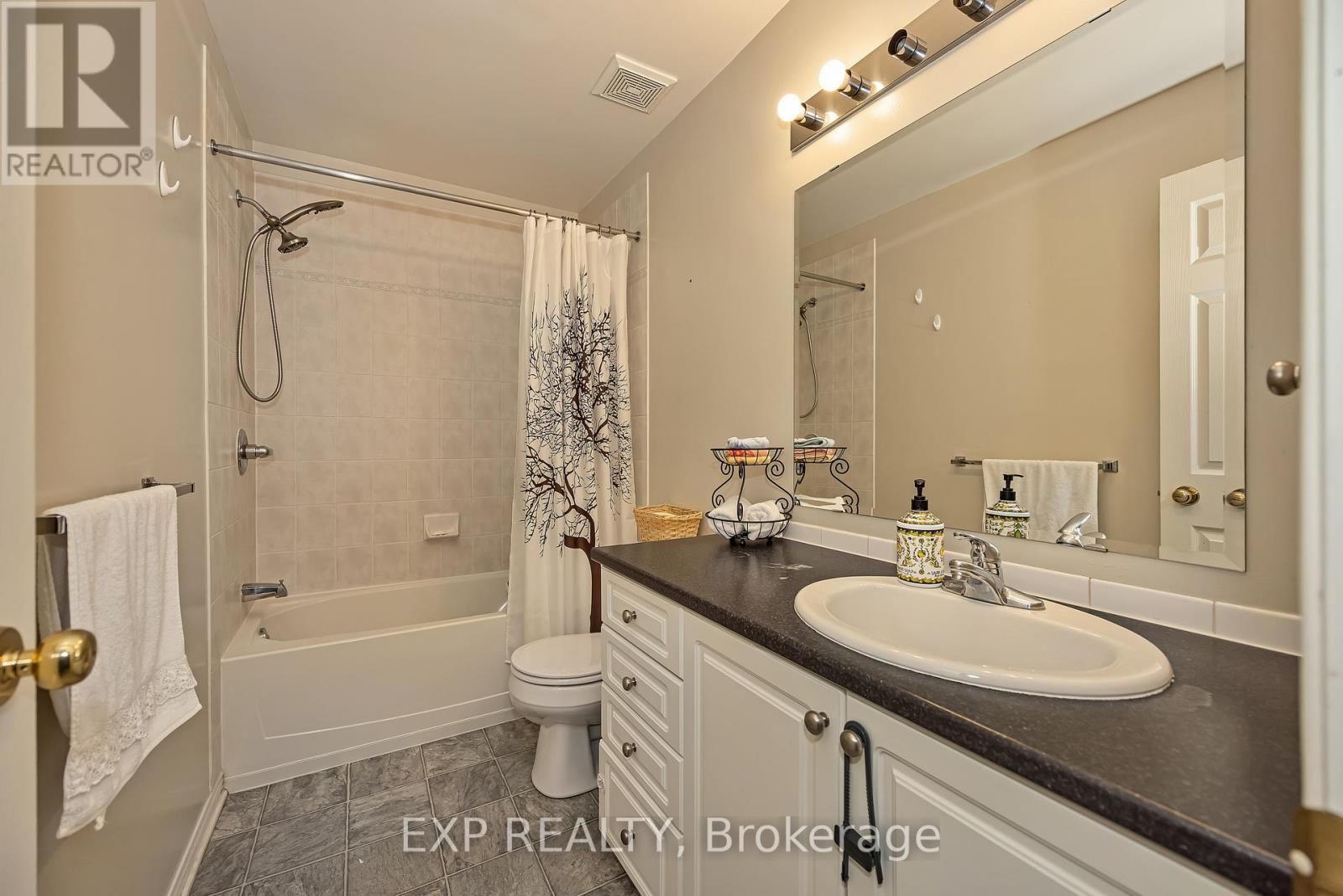 359 BAKEWELL CRESCENT Image 12