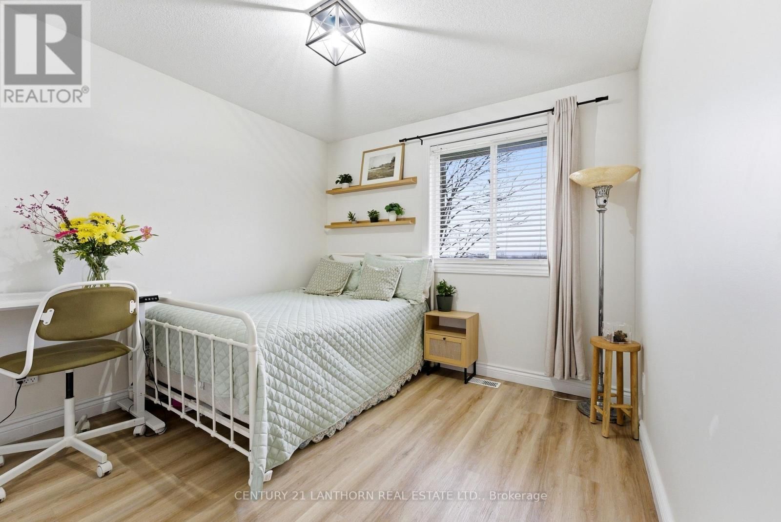 75 GEARIN STREET Image 21