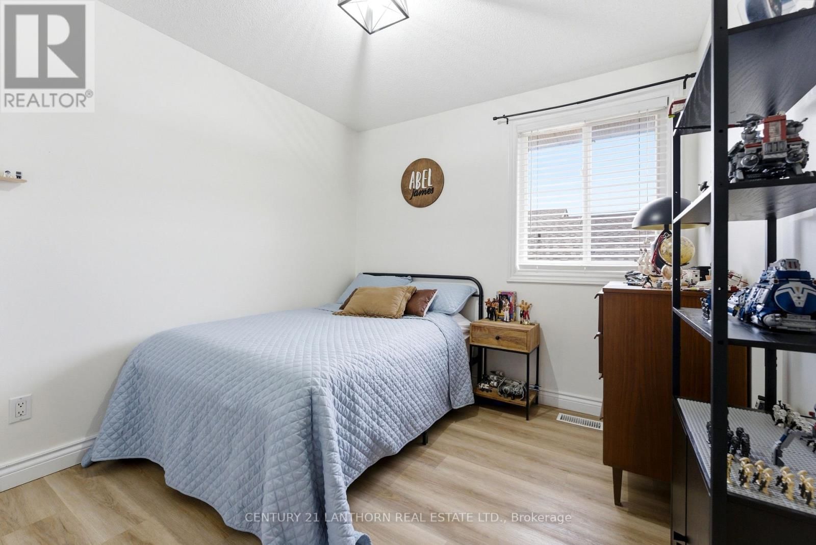 75 GEARIN STREET Image 23