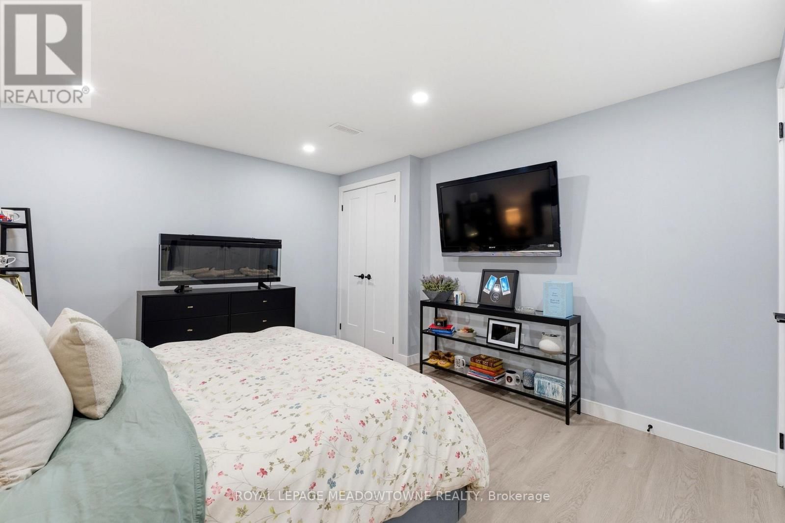 2 BLUEHERON LANE Image 25